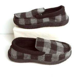 Totes Men's Slippers MD 8-9 Memory Foam Grandpa  Grey Buffalo